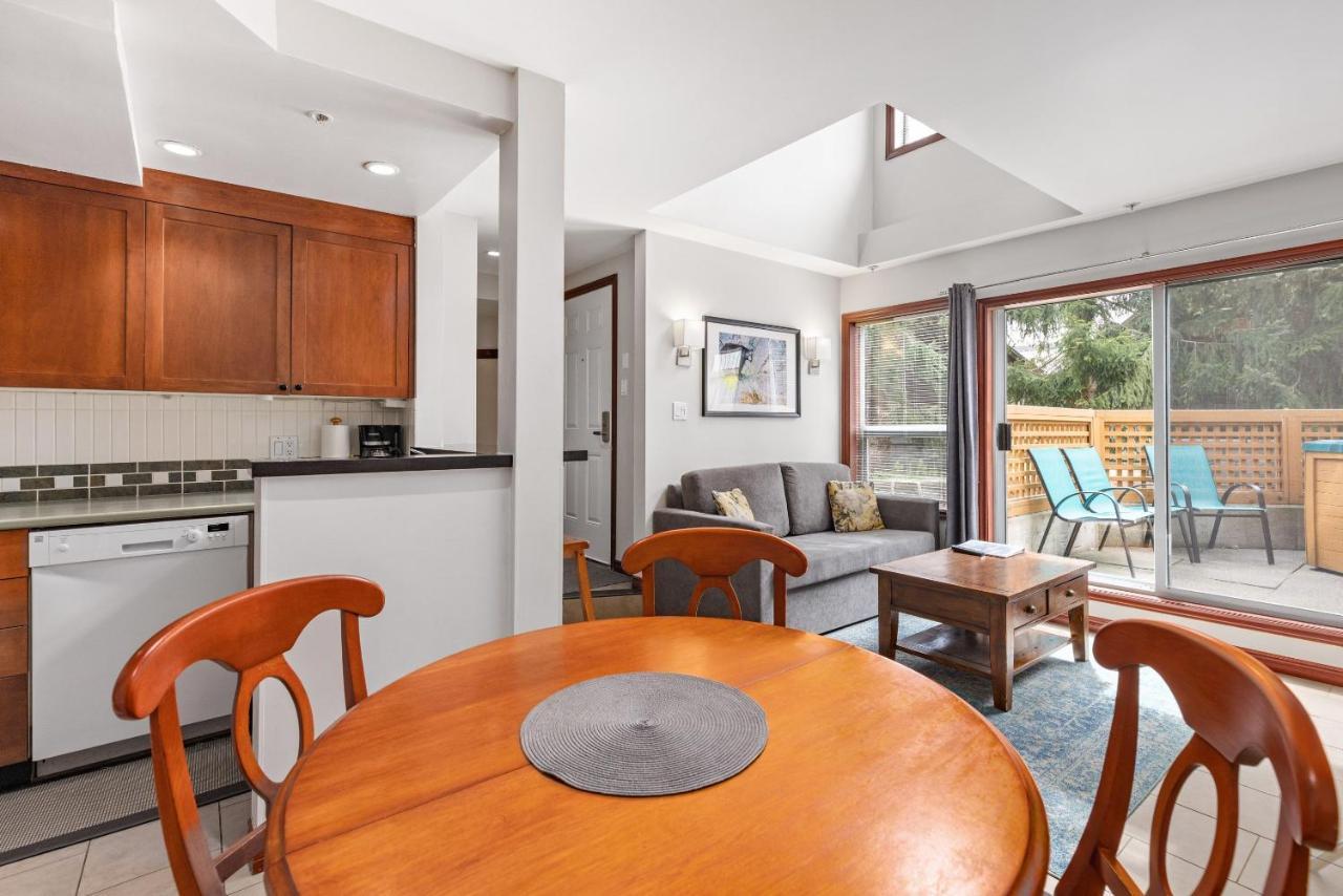 Glaciers Reach By Allseason Vacation Rentals Whistler Exterior foto
